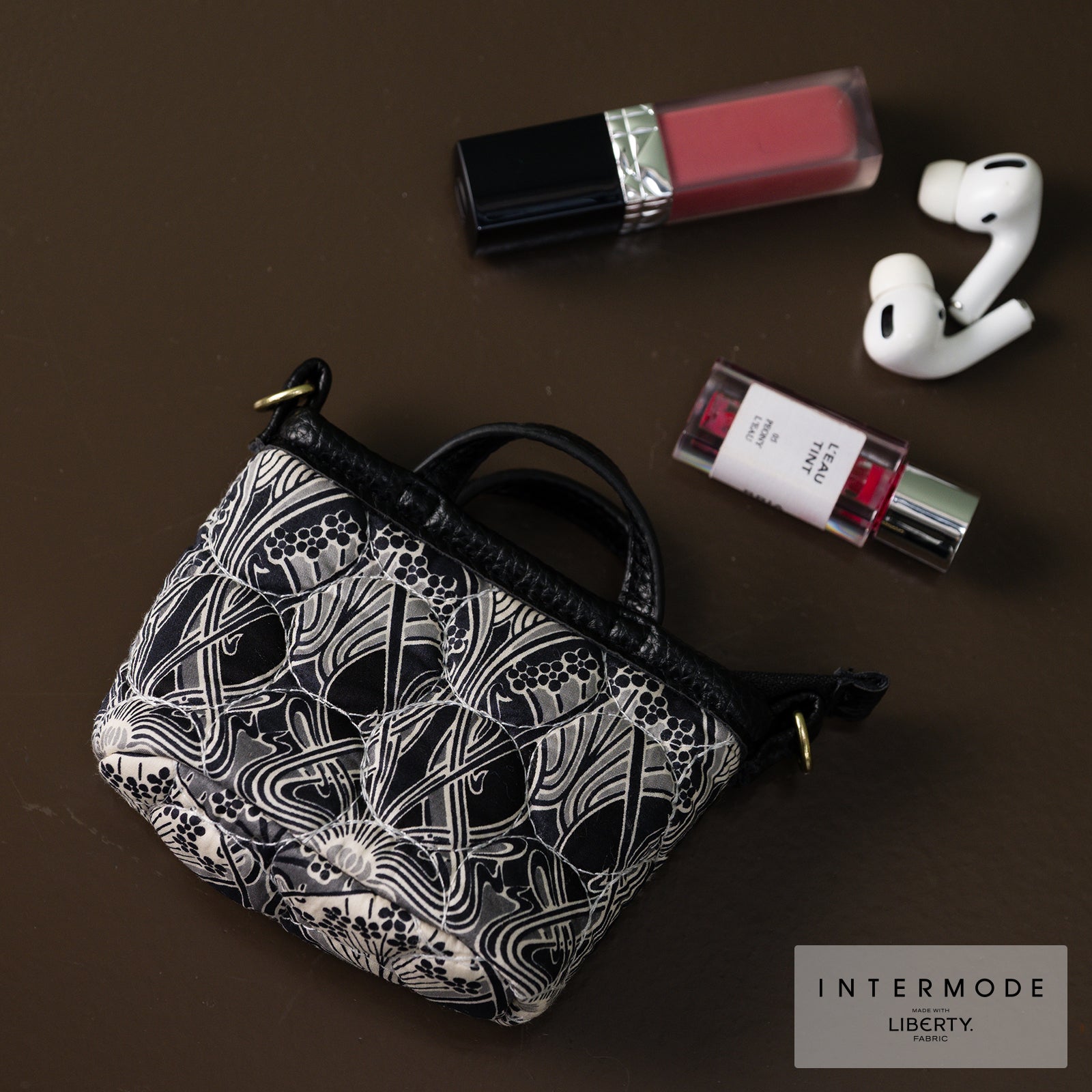 リバティプリント キルティングミニバック型チャームポーチ #187a