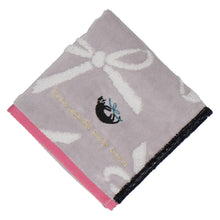 画像をギャラリービューアに読み込む, 【NEW】婦人タオルハンカチ キャットwithリボン　グレー
