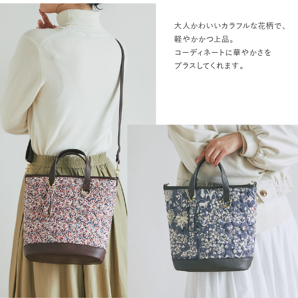 タッセル付きキルティングショルダーバッグ Yoshie 　スモーキーグレー