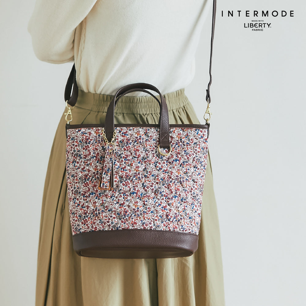 タッセル付きキルティングショルダーバッグ Wiltshire Bud　ブラウン
