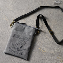 画像をギャラリービューアに読み込む, 【NEW】縦型ショルダーポーチ スヌーピー なりきりコックさん　グレー
