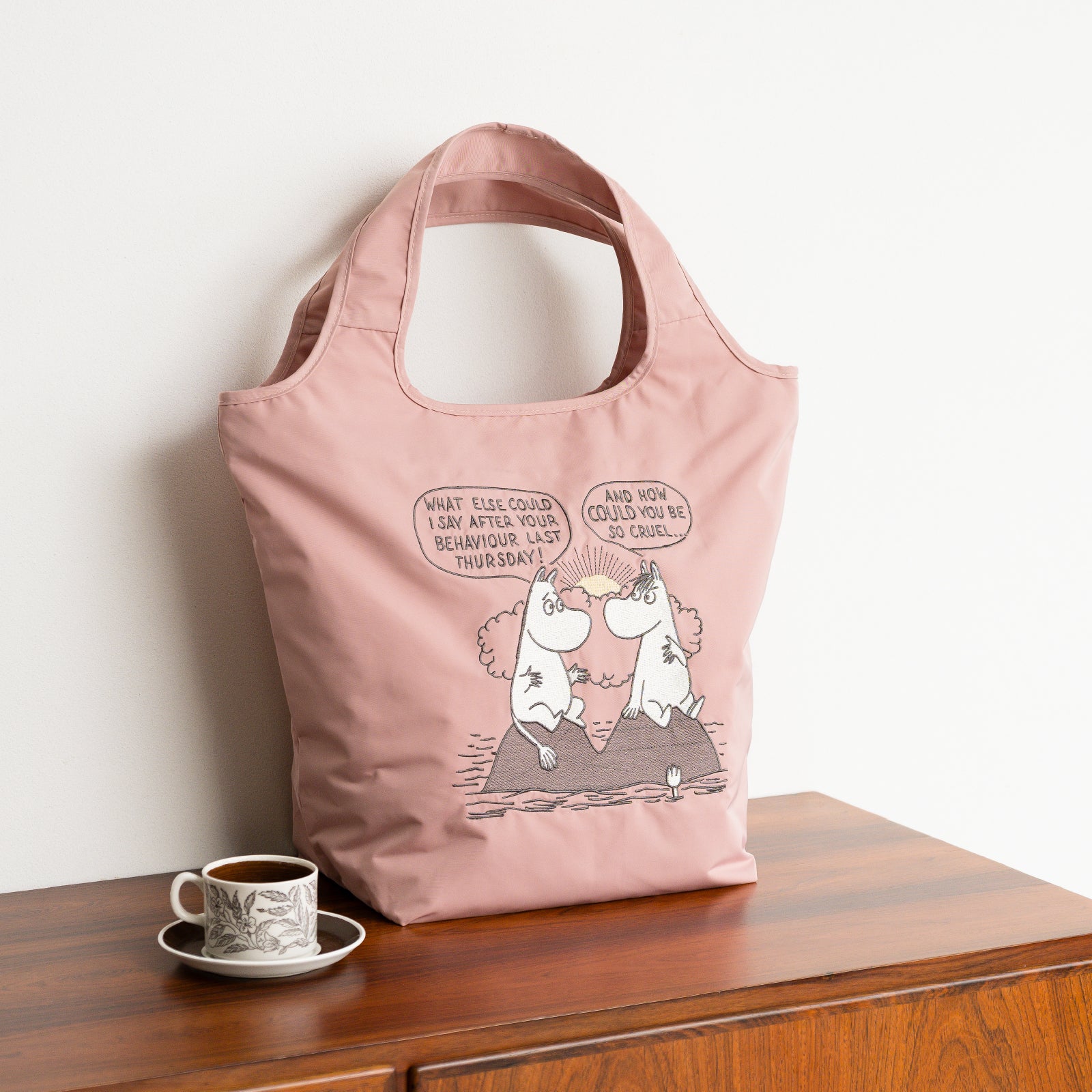 刺繍バッグ ムーミンとスノークのお嬢さん　オールドローズ