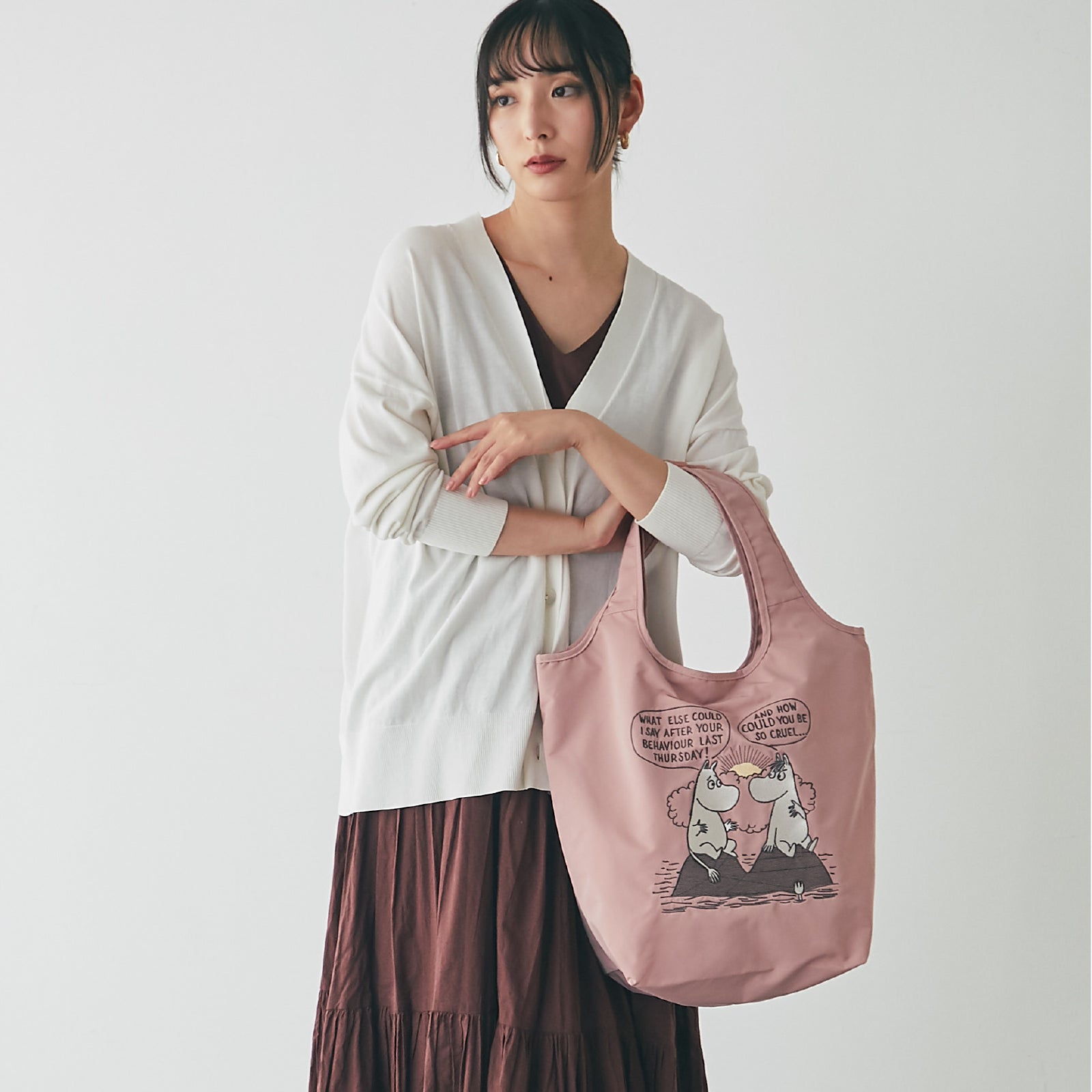 刺繍バッグ ムーミンとスノークのお嬢さん　オールドローズ