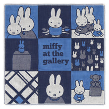 画像をギャラリービューアに読み込む, 【NEW】3重ガーゼハンカチ  ミッフィー美術館へいく　ブルー
