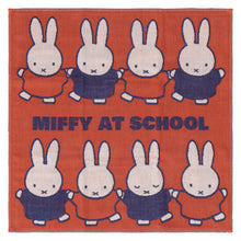 画像をギャラリービューアに読み込む, 【NEW】3重ガーゼハンカチ ミッフィーとがっこうのお友だち　レッド
