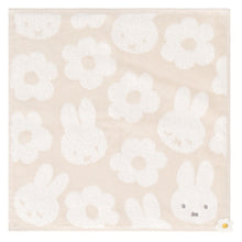 画像をギャラリービューアに読み込む, 【NEW】タオルハンカチ  ミッフィーとお花　アイボリー
