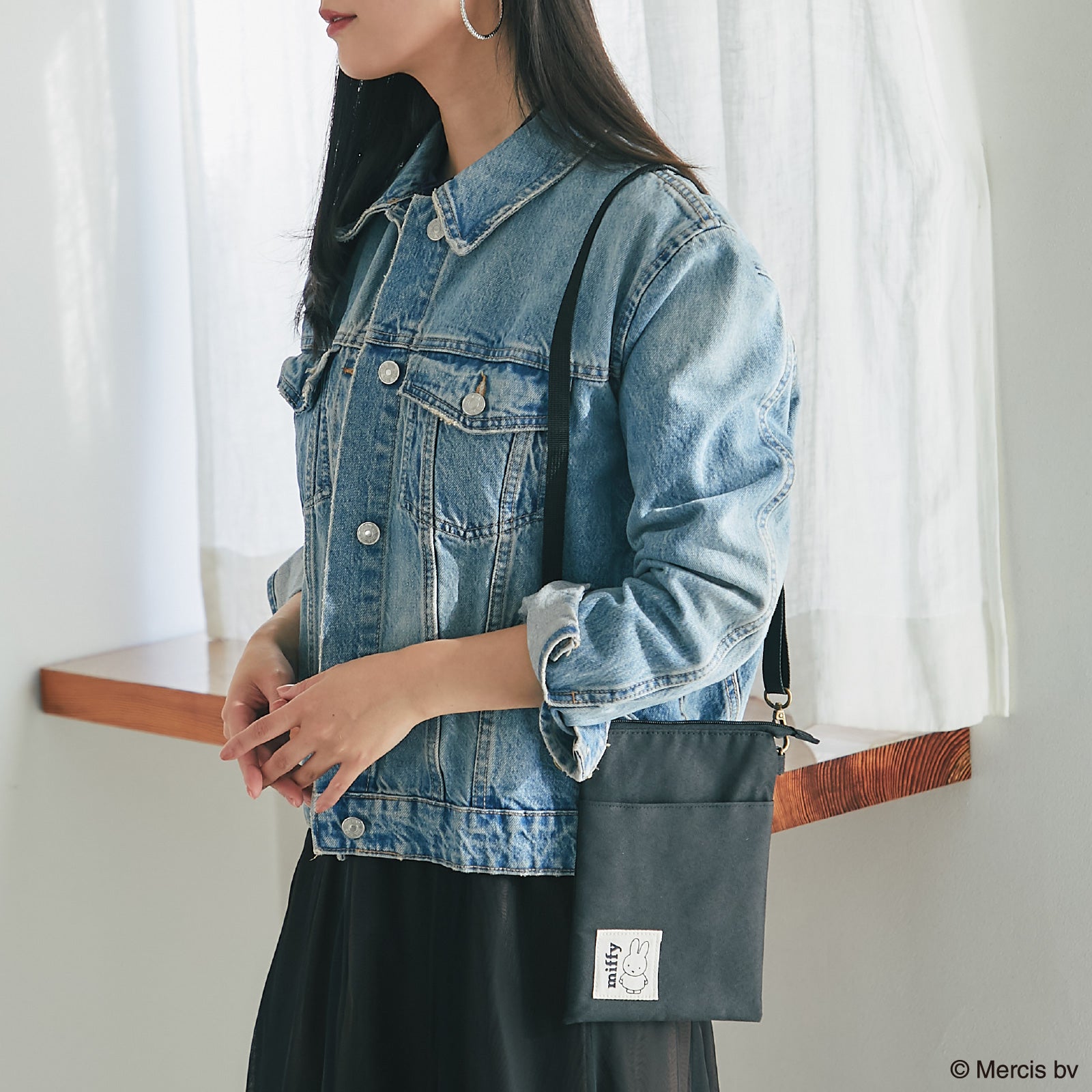 みぃページ NEW】縦型ショルダーポーチ ミッフィー ブラック – INTERMODE KAWABE