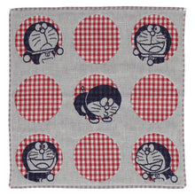 画像をギャラリービューアに読み込む, 【NEW】３重ガーゼハンカチ ひょっこりドラえもん ラージドット　レッド
