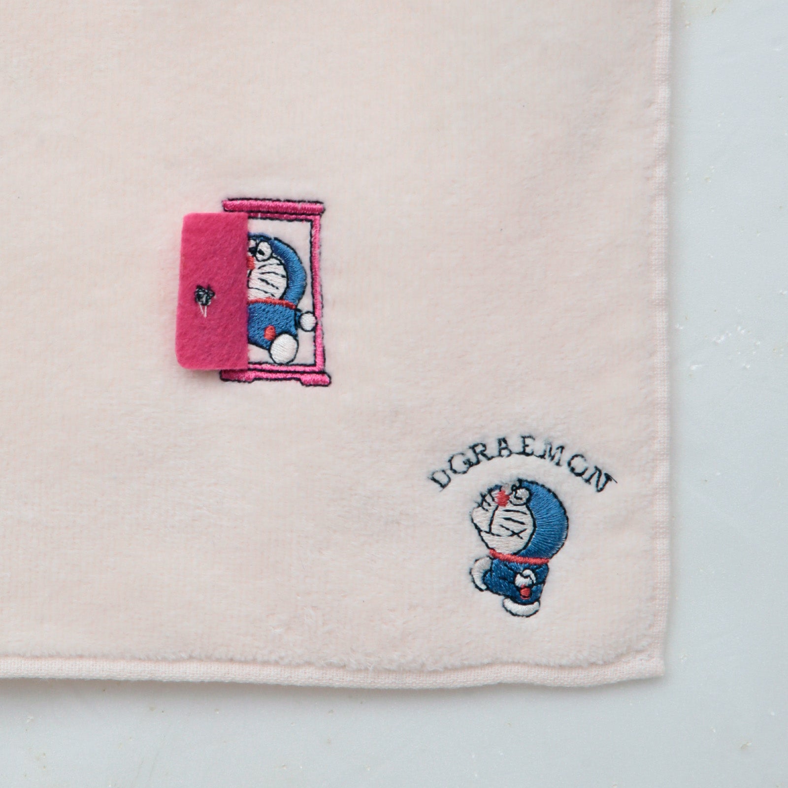 タオルハンカチ どこでもドア ＃015a ホワイト – INTERMODE KAWABE