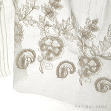 画像をギャラリービューアに読み込む, インド製 コットンシルク刺繍＆ピンタック入りストール（刺繍：フラワー）　　ホワイト
