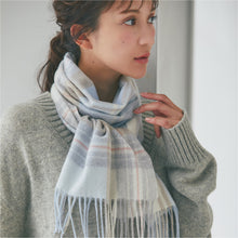 画像をギャラリービューアに読み込む, 【NEW】カシミヤ100％チェックマフラー　チェックパウダーブルー
