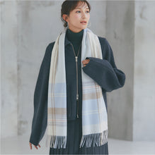 画像をギャラリービューアに読み込む, 【NEW】カシミヤ100％チェックマフラー　チェックパウダーブルー
