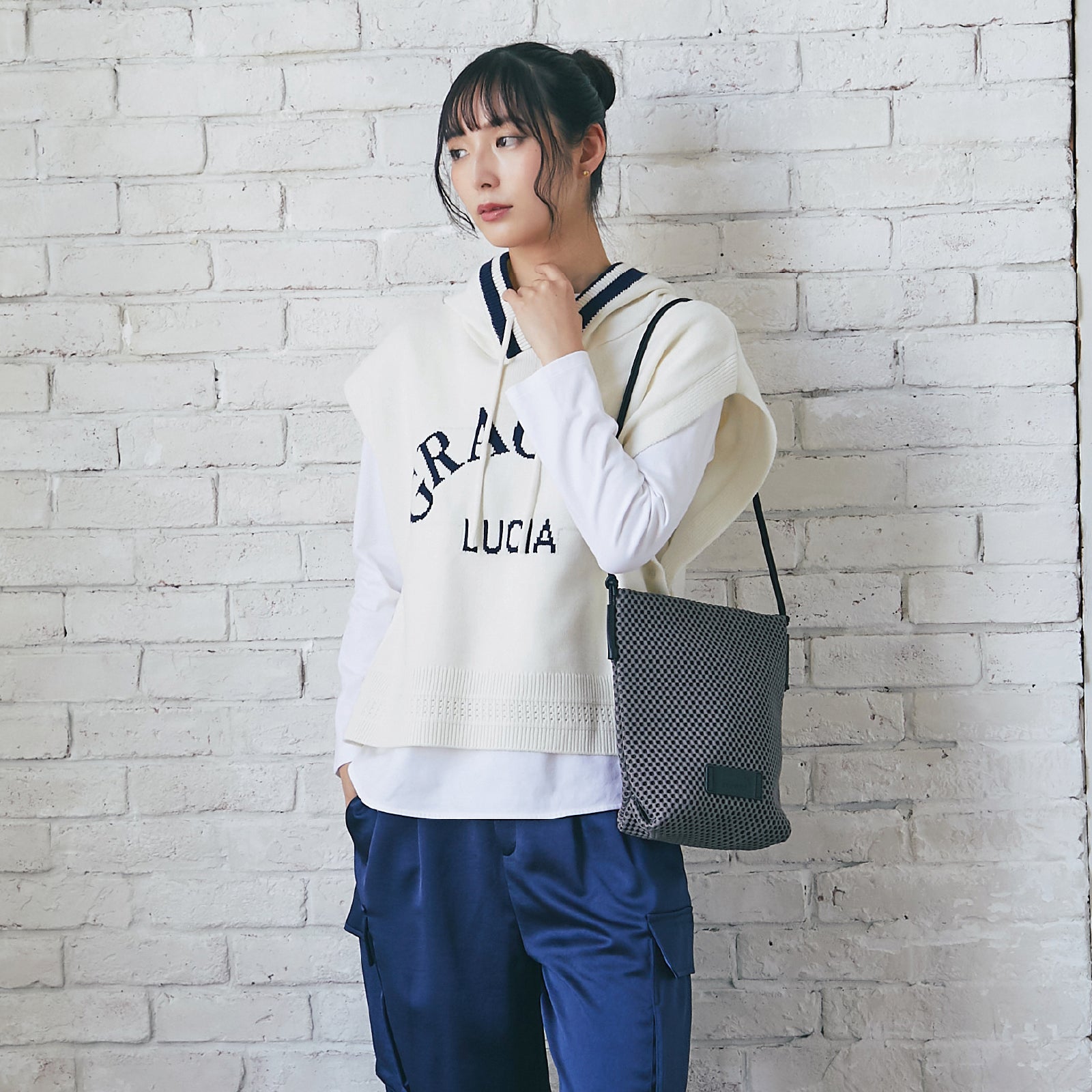 エアメッシュレクタングルショルダー  　グレージュ