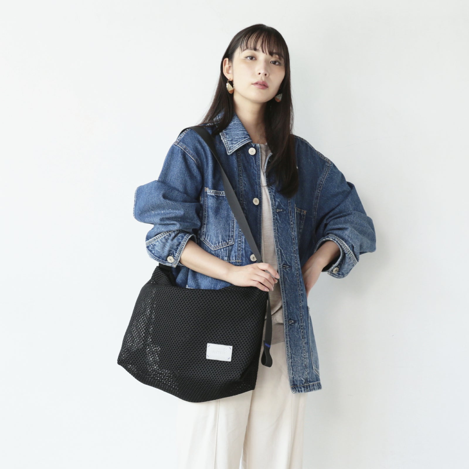 メッシュ カラーステッチショルダーL  　ブラック