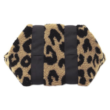 画像をギャラリービューアに読み込む, 【NEW】シープボアトートM 　レオパード
