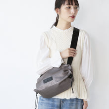 画像をギャラリービューアに読み込む, メッシュドロストショルダ－　Ｓ  　モカ
