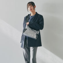 画像をギャラリービューアに読み込む, 【NEW】メタリックボディーバッグ 　シルバー
